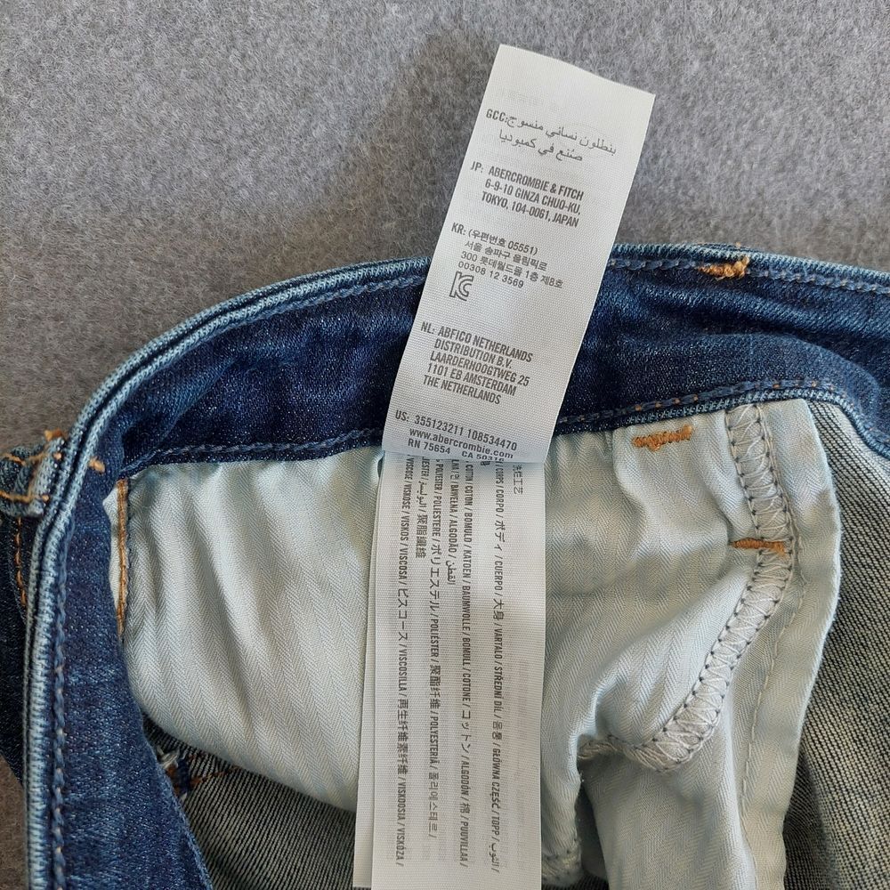 Hollister Mid-Rise Bootcut Jeans Soft Stretch Medium Wash Size 17S (W33 L29) - Picture 4 of 9